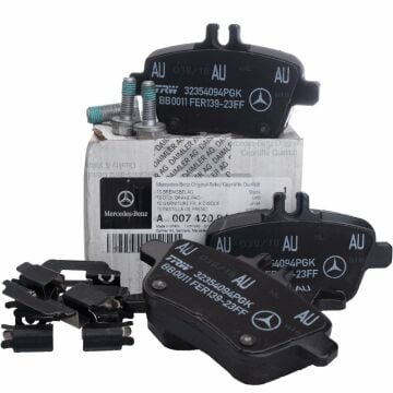 Mercedes W117 Kasa CLA Serisi Arka Fren Balata Takım Orijinal Mercedes Marka A0074209520 - 0074209420 - 0064208320