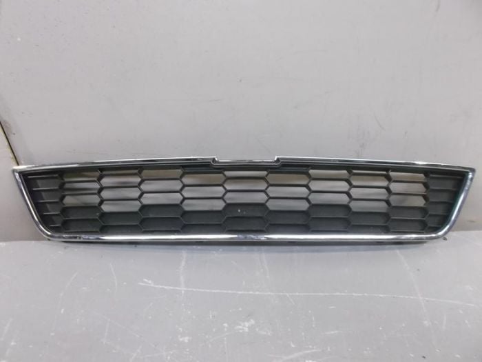 Chevrolet Yeni Aveo Ön Üst Panjur Kromlu 96694759